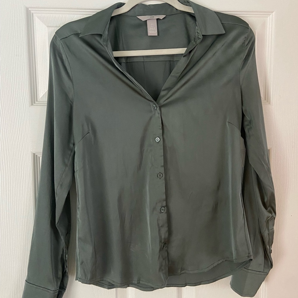 H&M button up shirt